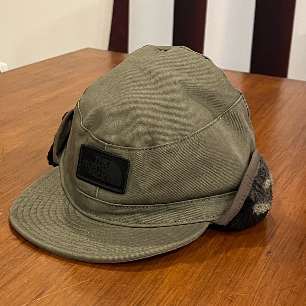 The North Face Fuzzy Fudd camouflage earflap hunting hat cap Boys Youth Small